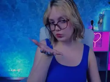 Chaturbate Free Live Porn of madeline_doll