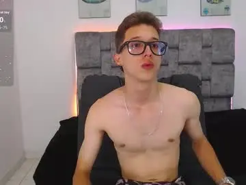 Chaturbate Live Sex Cam of skinny_bigcock20