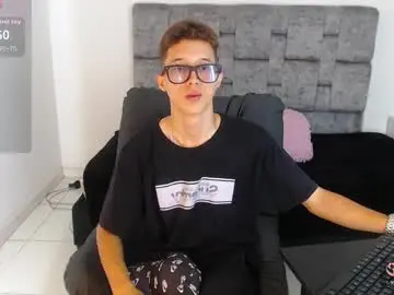 Chaturbate Watch Live Sex Cams of skinny_bigcock20