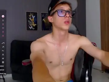 Chaturbate Watch Live Sex Cams of skinny_bigcock20