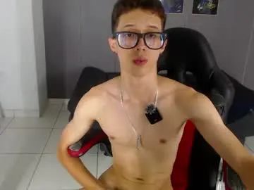 Chaturbate Best live sex cam show of skinny_bigcock20