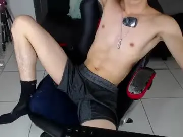 Chaturbate Best live sex cam show of skinny_bigcock20