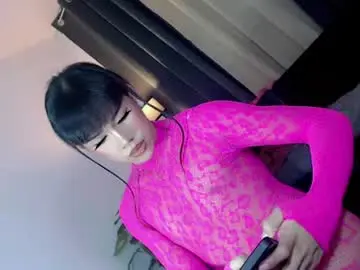 Chaturbate Live Sex Cam of tiny_sweet_aria