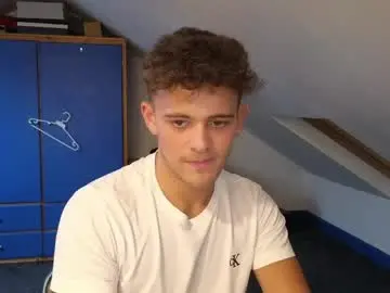 Chaturbate Live Porn of adr_twink
