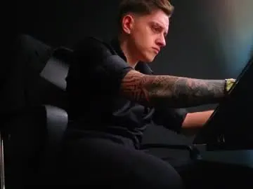 Chaturbate Live Sex Cam of felixstark