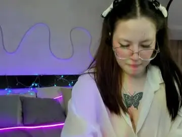 Chaturbate Nude Webcam of kira_be11