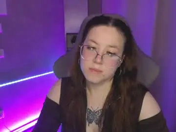 Chaturbate Sex Cam of kira_be11
