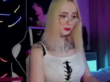 Chaturbate Live Sex of snake_bites