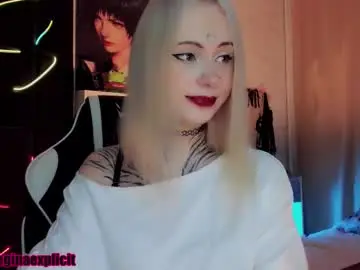 Chaturbate Live Sex of snake_bites