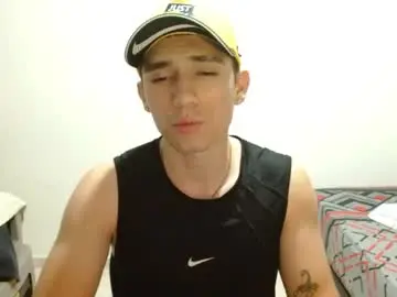 Chaturbate Live Sex Cam of thiago_deseo69