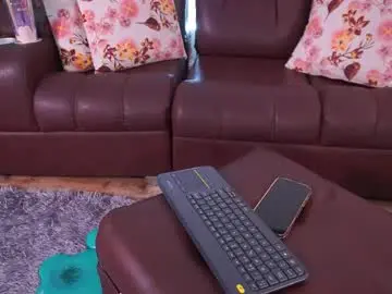 Chaturbate Live Sex Cam of lara_giraldo