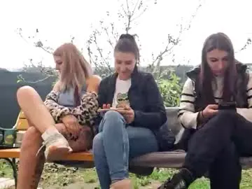 Chaturbate Live Sex of squirt_bunny77