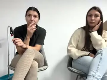 Chaturbate Live Sex Cam of squirt_bunny77