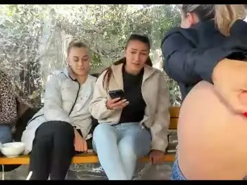 Chaturbate Live Sex Cam of squirt_bunny77