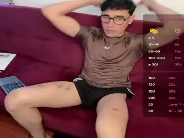 Chaturbate Live Porn of adamgrey__