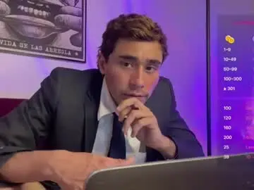 Chaturbate Live Sex Cam of adamgrey__