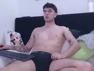 Chaturbate Live Sex Cam of thiagoriver