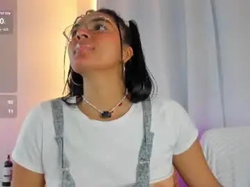 Chaturbate Nude Webcam of melodymoore_