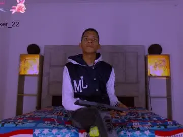 Chaturbate Live Sex Cam of dilam_alfonzo