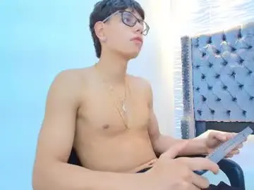 Chaturbate Free Porn Cam of lenny_knox2