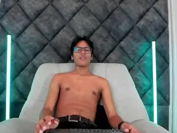Chaturbate Best live sex cam show of liamkron