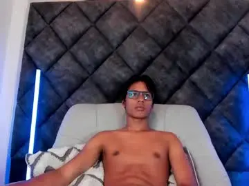 Chaturbate Live Sex Cam of liamkron
