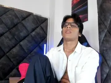 Chaturbate Live Sex Cam of liamkron