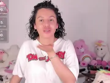 Chaturbate Live Sex Cam of yunahott_