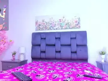 Chaturbate Live Sex Cam of zoe_pau