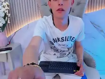 Chaturbate Live Sex Cam of luucky_strike