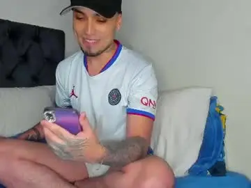 Chaturbate Live Sex Cam of salvatore_dereck