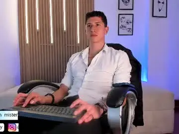 Chaturbate Live Sex Cam of dorian_mystery