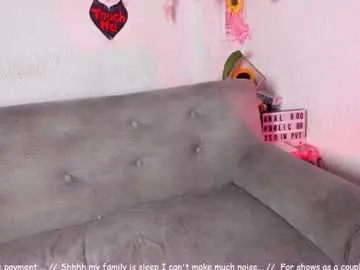 Chaturbate Best live sex cam show of emilycollei