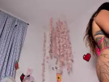 Chaturbate Live Sex Cam of emilycollei