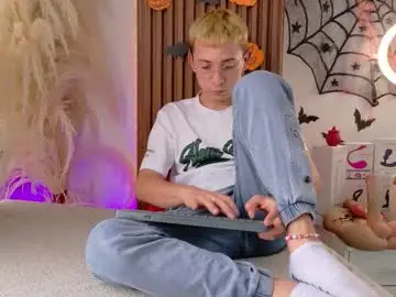 Chaturbate Sex Cam of naughty__chris