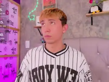 Chaturbate Watch Live Sex Cams of naughty__chris