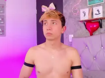 Chaturbate Live Sex Cam of naughty__chris