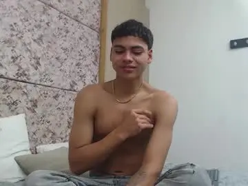 Chaturbate Free Live Porn of adam_piarse