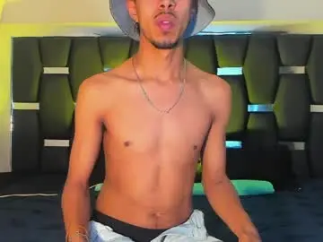 Chaturbate Live Sex Cam of raydevil_