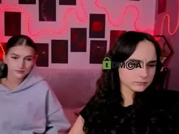 Chaturbate Live Sex Cam of ariana_ross7