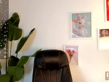 Chaturbate Free Porn Cam of lexirouge__