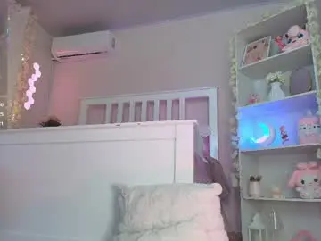 Chaturbate Watch Live Sex Cams of ely_cherry18