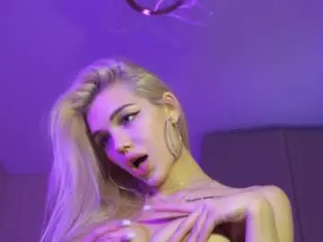 Chaturbate Live Sex Cam of milabunny_