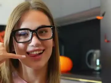 Chaturbate Watch Live Sex Cams of quennacindy