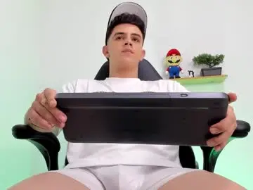 Chaturbate Watch Live Sex Cams of mikecooper_