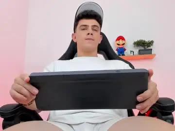 Chaturbate Live Porn of mikecooper_