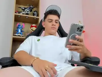 Chaturbate Free Porn Cam of mikecooper_