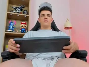Chaturbate Sex Chat of mikecooper_