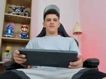 Chaturbate Live Sex Cam of mikecooper_