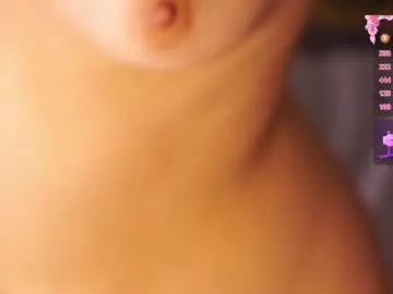 Chaturbate Live Porn of queeneliaa_